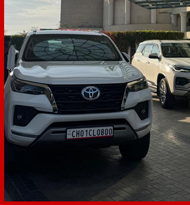 fortuner_mavi_travels_red